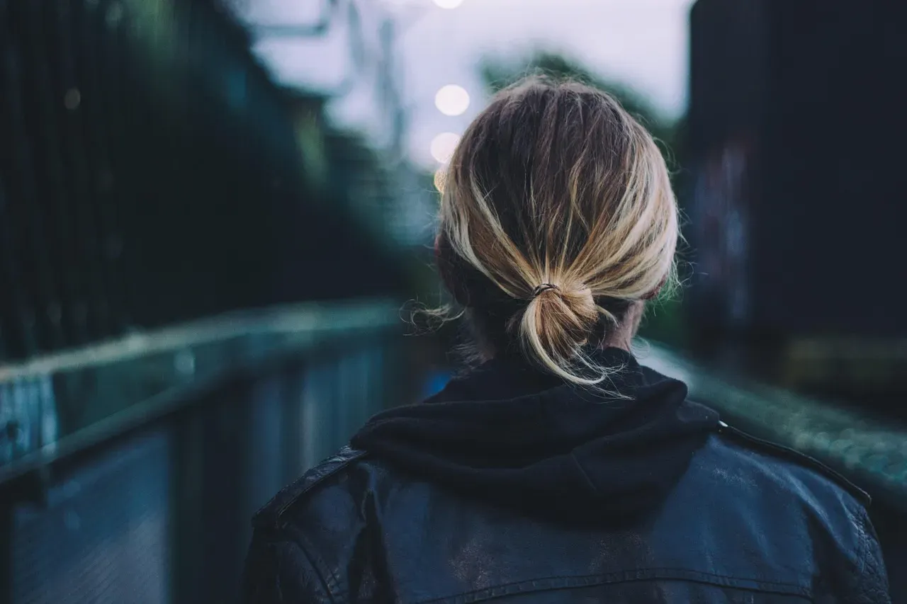 How You Can Work With This Instinct Instead of Fighting It (Image Credits: Pixabay)