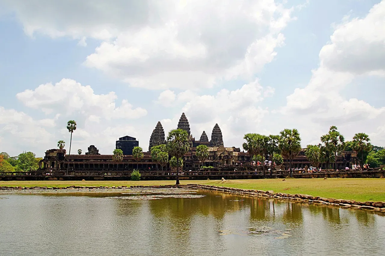 Angkor Wat: The Hidden Jungle Metropolis (Image Credits: Pixabay)