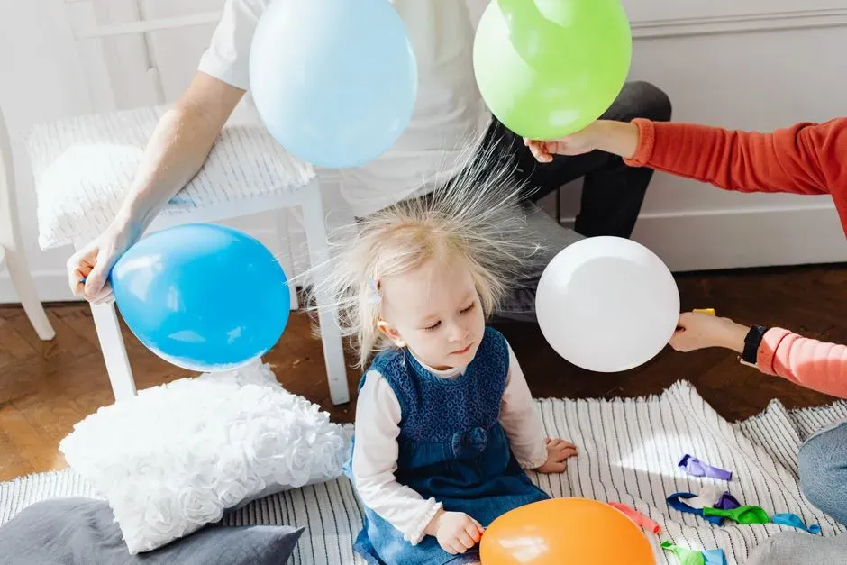 6. Static and Atmospheric Electricity: Invisible Forces Without Batteries (Image Credits: Pexels)