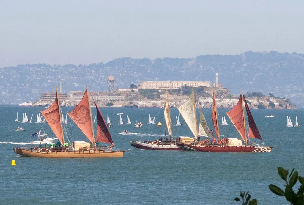 The Polynesian Navigators: You’d Be Lost Where They Sailed by Memory Alone (Arley L., Flickr, CC BY 2.0)
