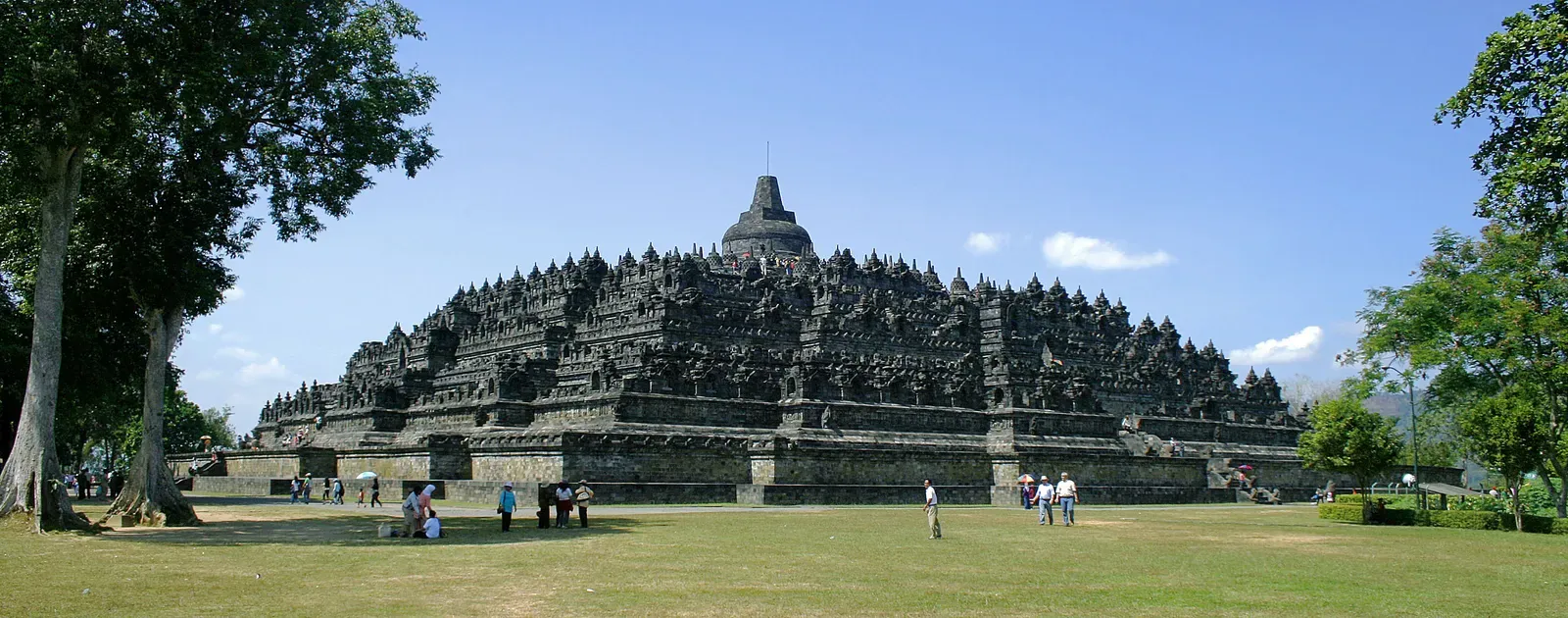 #10 - Borobudur, Indonesia: A Stone Mountain In A Shaky Ring Of Fire (By Gunawan Kartapranata, CC BY-SA 3.0)