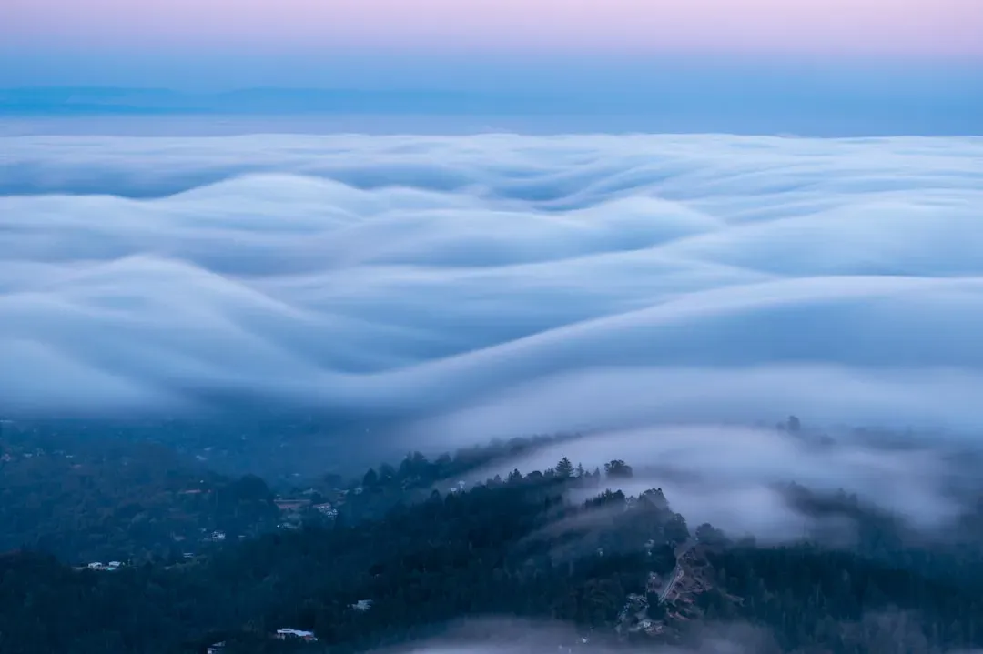 Invisible Rivers: Gravity Waves You Can Sometimes See (Image Credits: Unsplash)