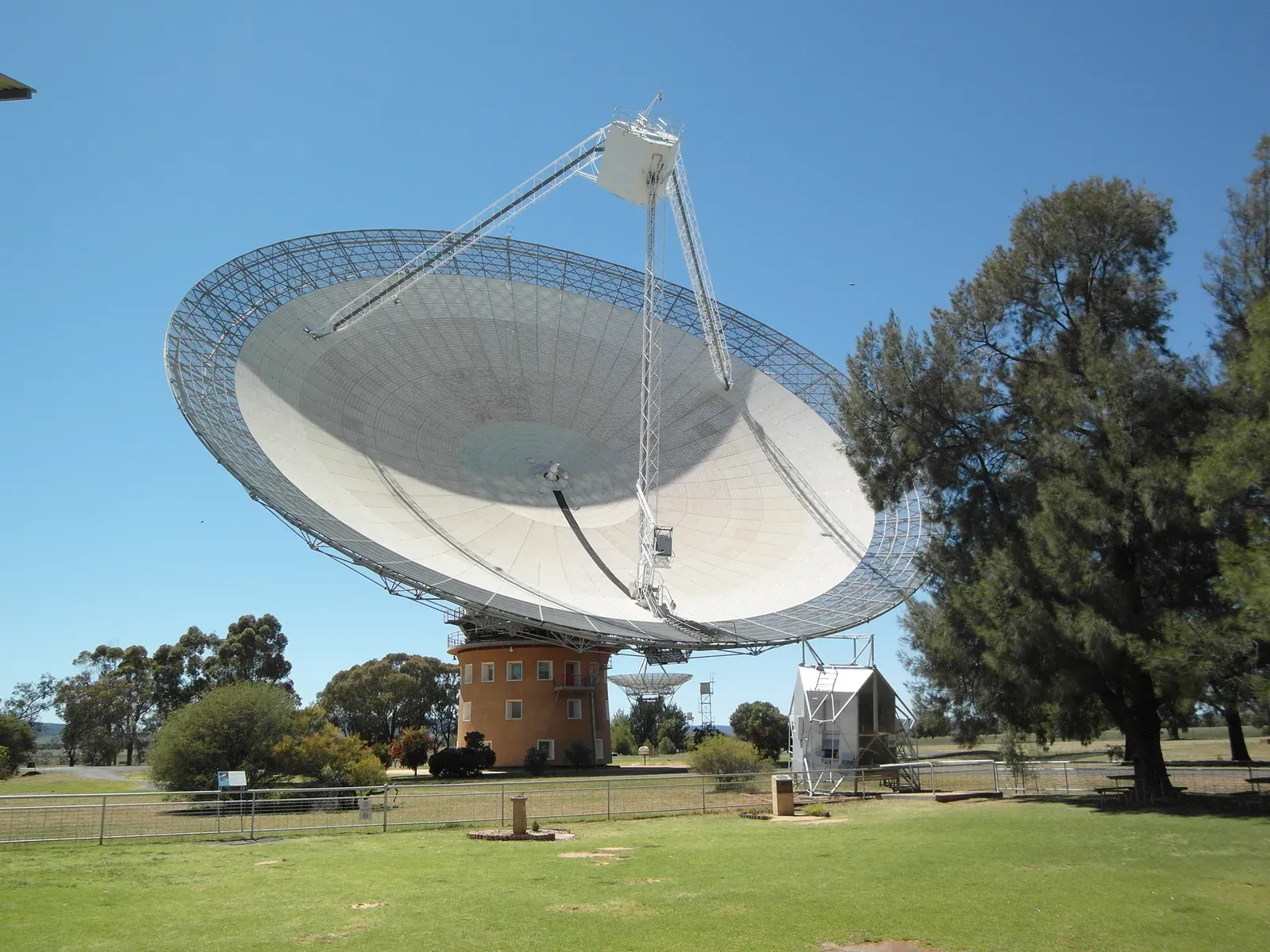 The EDGES 21 Centimeter Signal (By Binarysequence, CC BY-SA 3.0)