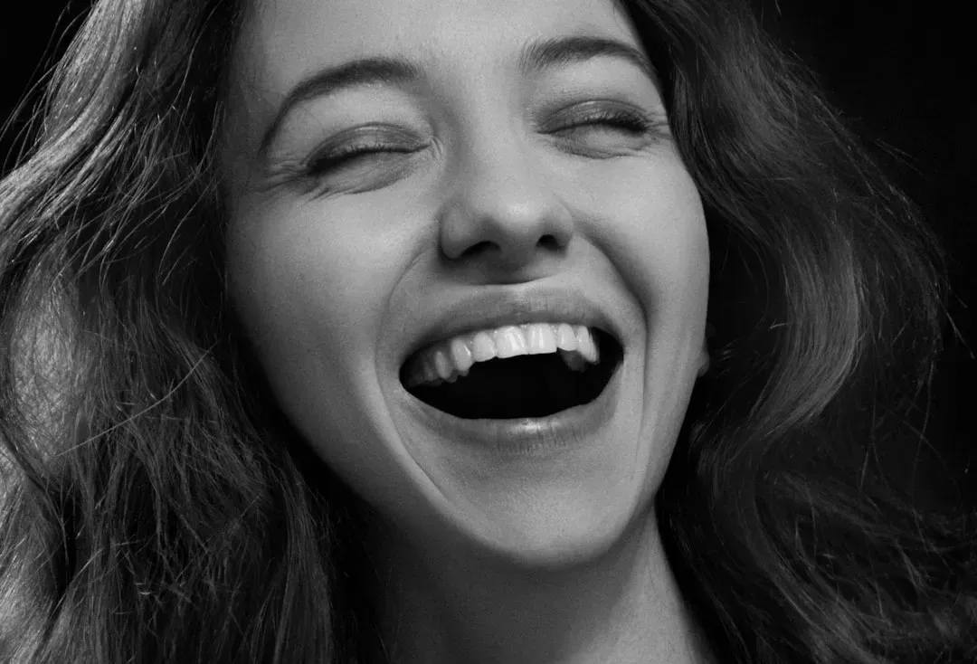 Immune Boosts and Pain Relief: Laughter in the Body’s Defense Systems (Image Credits: Unsplash)