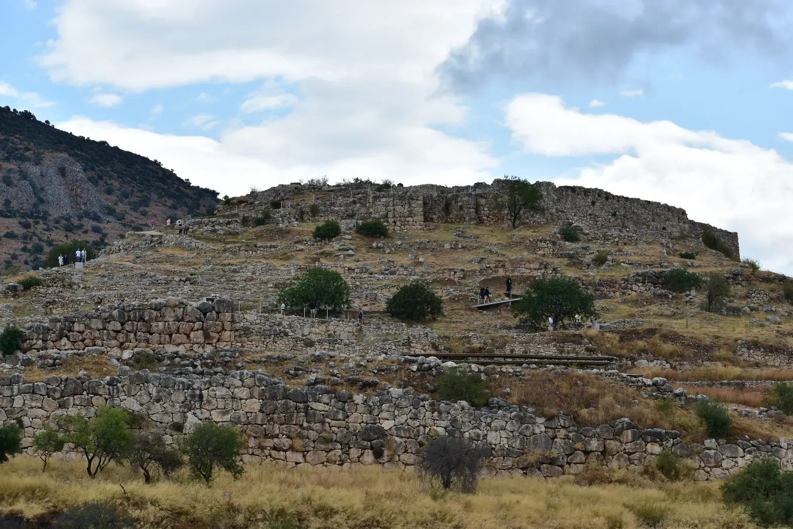 5. The Mycenaean Civilization: Palaces, Legends, and a Collapse Nobody Can Fully Explain (Image Credits: Wikimedia)