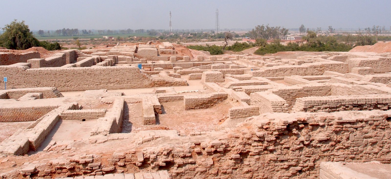 The Indus Valley Civilization: Advanced Urban Sanitation Systems (Image Credits: Wikimedia)