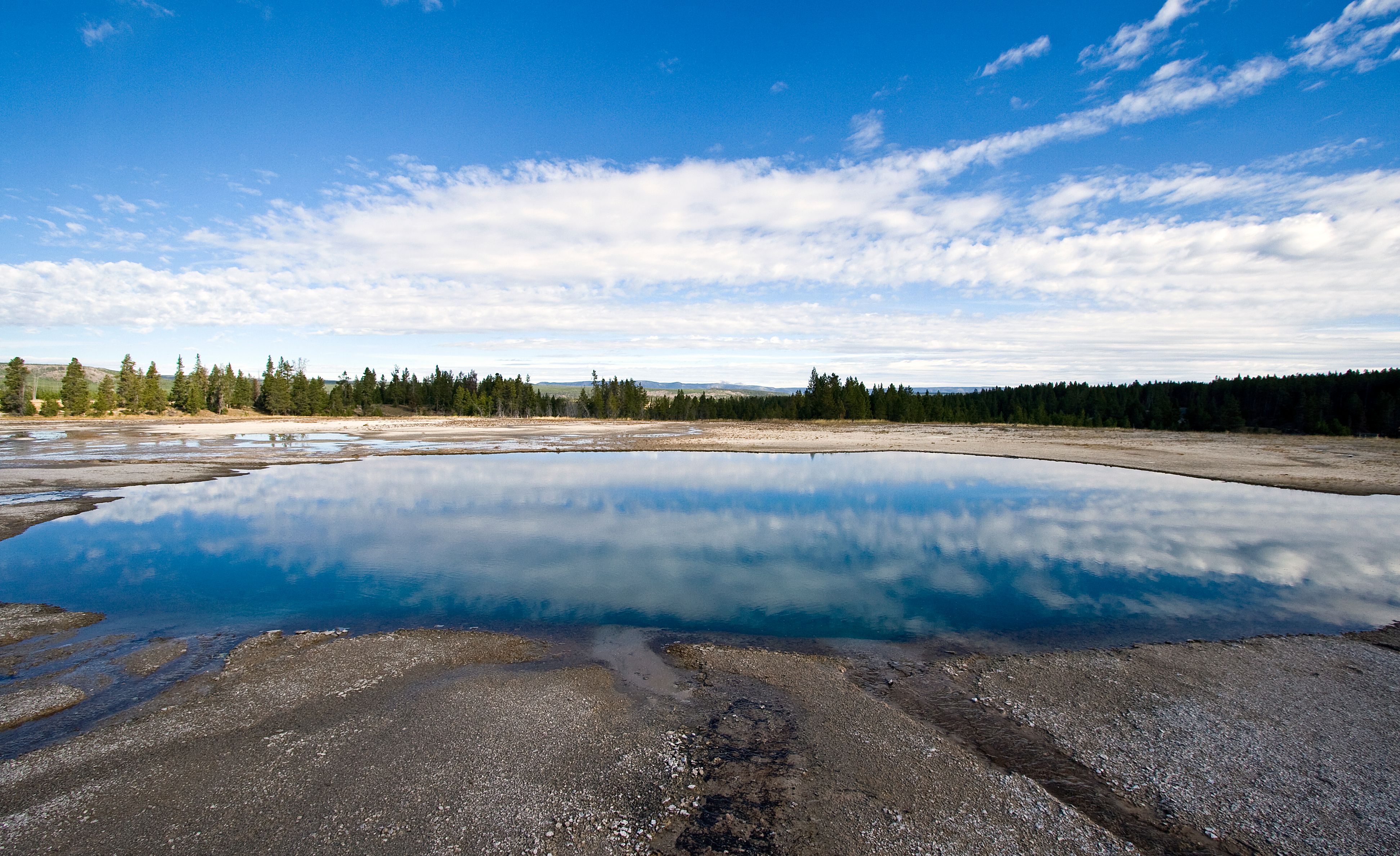 Blue Spring, Florida (Volusia): Winter Refuge, Summer Transparency (Image Credits: Wikimedia)