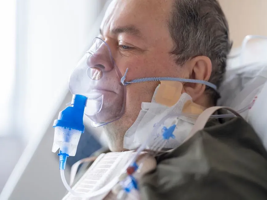4. Changes in Breathing: The Rhythms Doctors Watch Most Closely (Image Credits: Pexels)