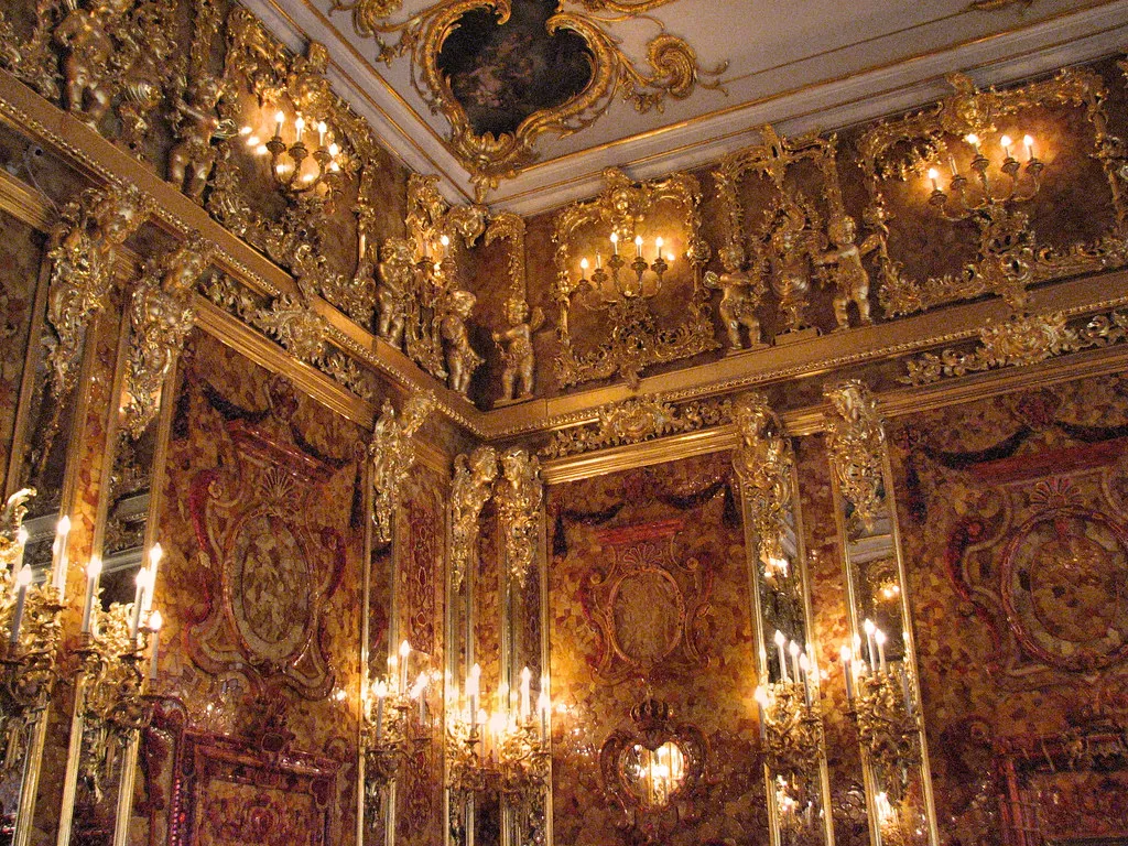 #9 – The Amber Room: A $500 Million Masterpiece That Vanished (Buster&Bubby, Flickr, CC BY-SA 2.0)
