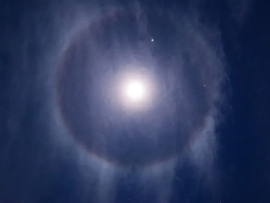 #2 - A Ring Around The Moon Really Does Mean Rain Is Coming (Image Credits: Pexels)