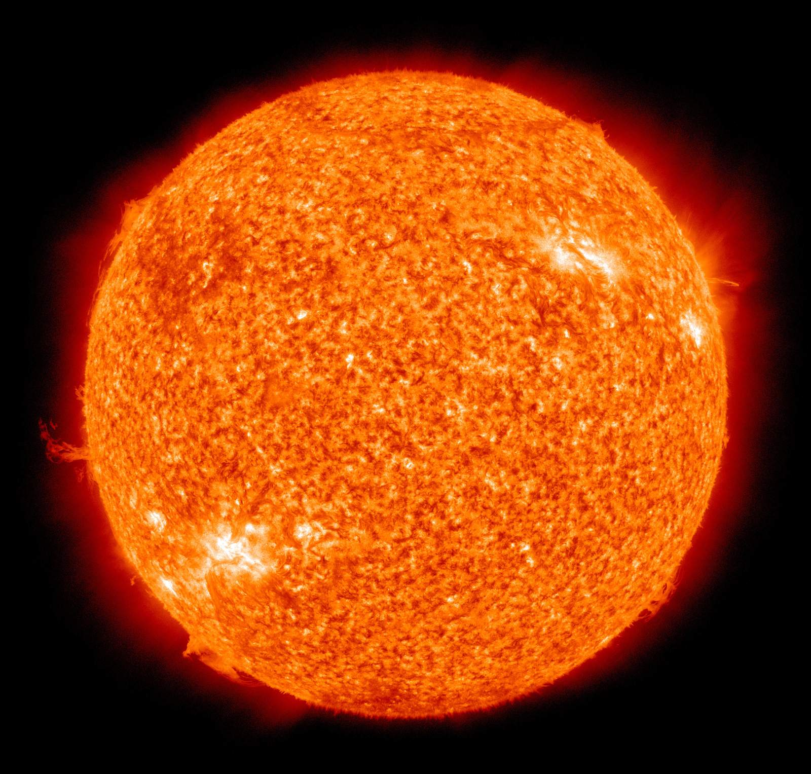 The Red Giant Transformation (Image Credits: Wikimedia)