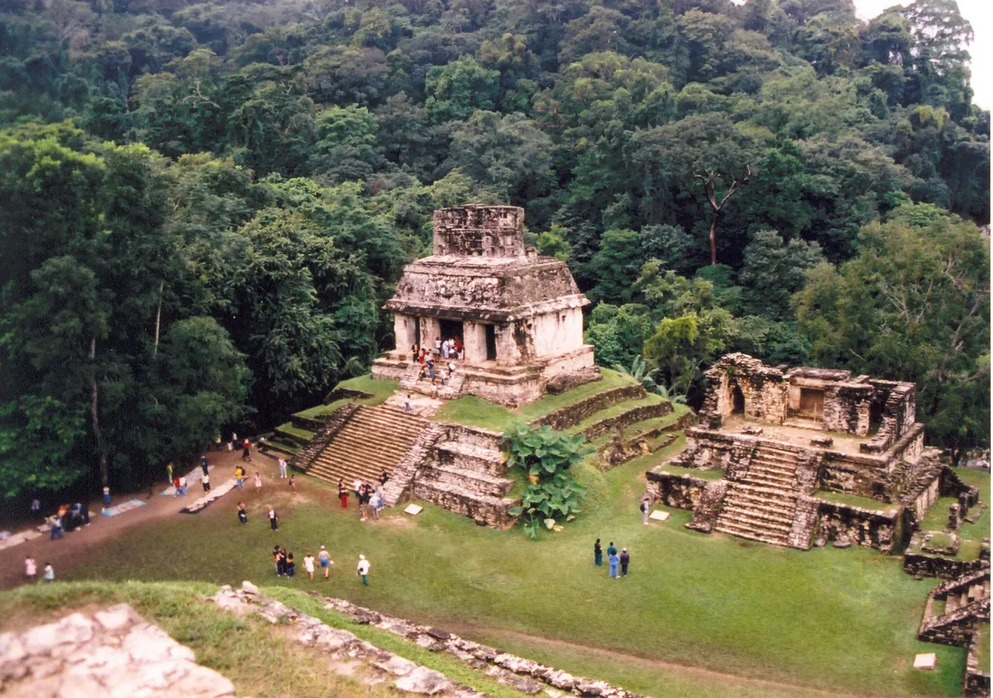 New Discoveries Rewriting the Story (By Eduardo Manchon, CC BY-SA 3.0)