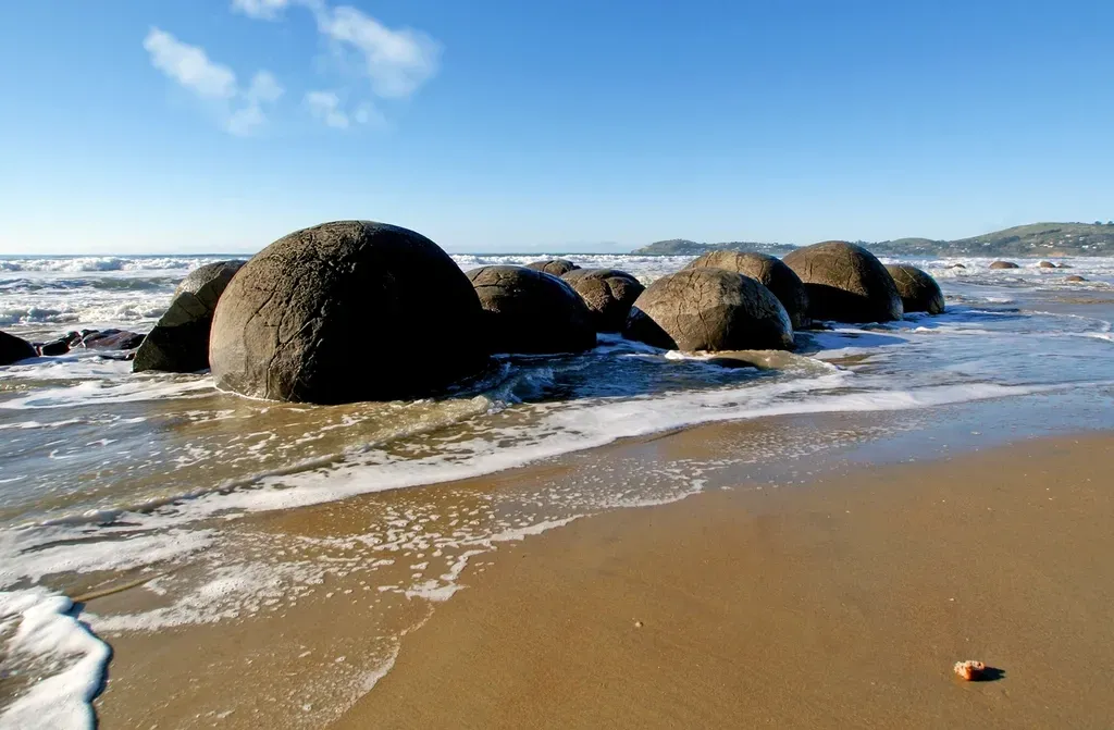 5. The Moeraki Boulders, New Zealand (Image Credits: Rawpixel)