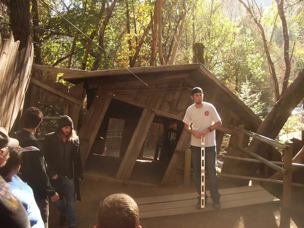 The Oregon Vortex and House of Mystery (Image Credits: Flickr)