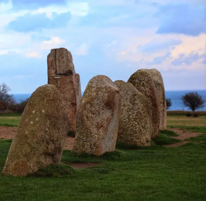 #12 - The Megaliths That Got Centuries Added to Their Age for Free (Image Credits: Pexels)