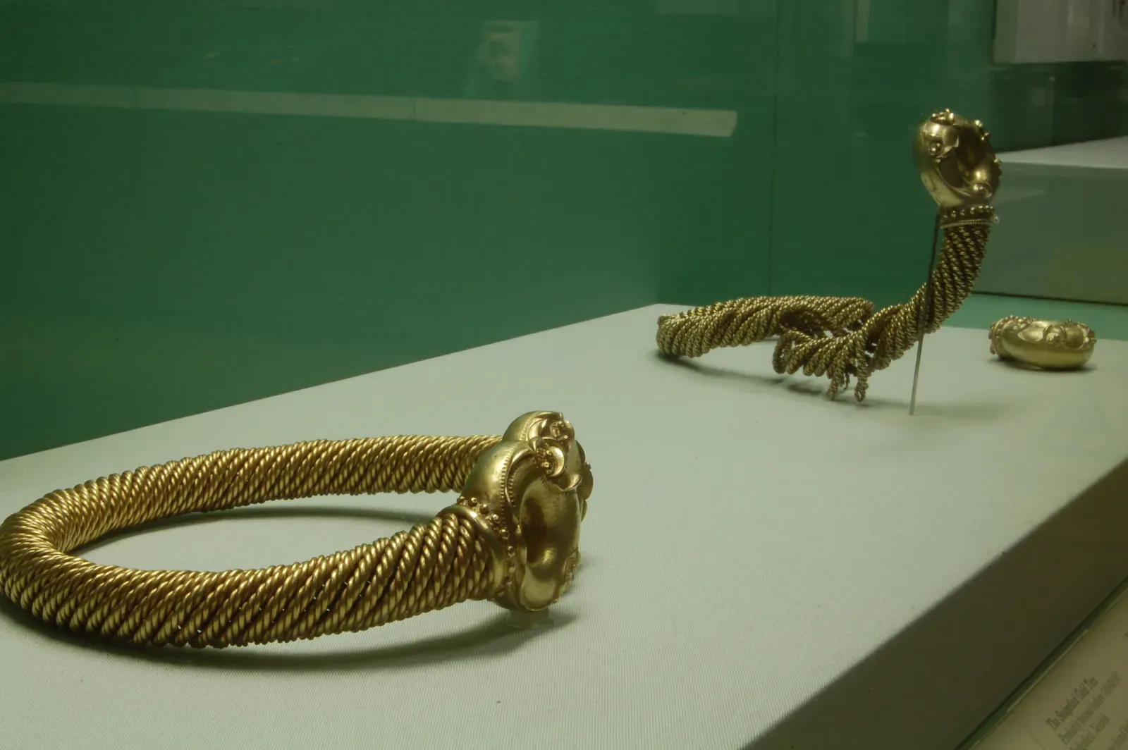 #6 - "Celtic" Artifacts in Britain: From Ethnic Markers to Style Zones (Newark and Sedgeford Torcs, CC BY 2.0)