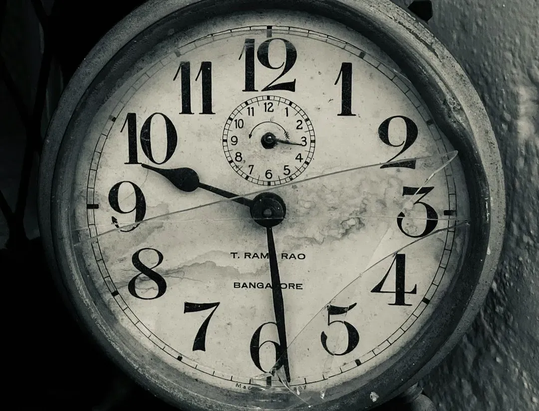 Einstein’s Relativity: When “Now” Stops Being Universal (Image Credits: Unsplash)