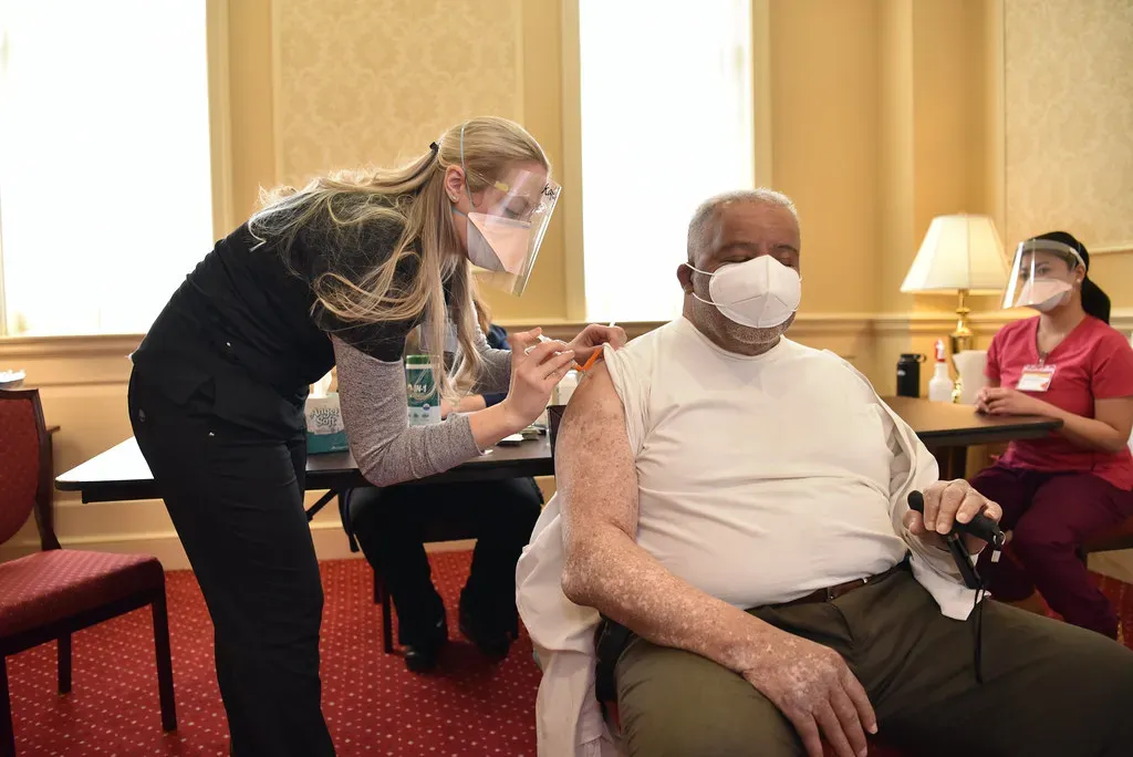 The Shingles Vaccine Might Actually Prevent Dementia (Image Credits: Flickr)