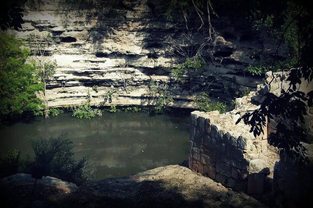 #4 - The Water-Filled Void Hidden Beneath Chichén Itzá's El Castillo (~MVI~ (warped), Flickr, CC BY 2.0)