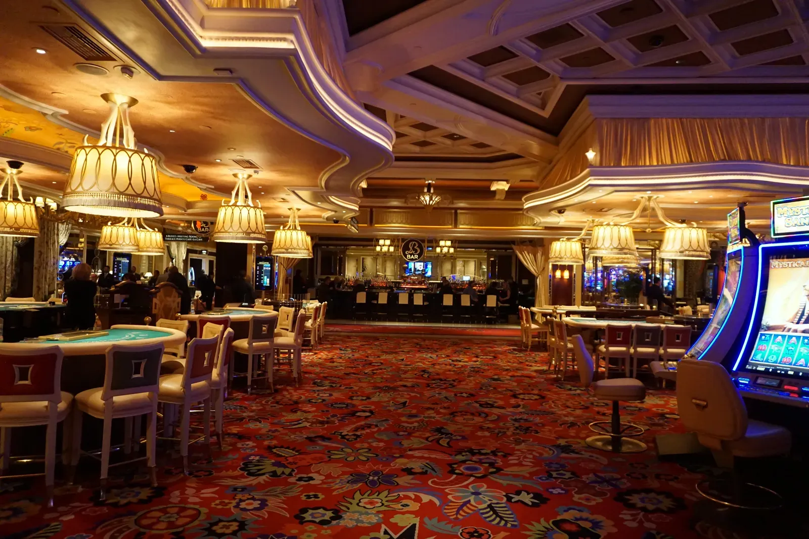 8. Las Vegas, USA – The City That Edits Out the Clock (Image Credits: Wikimedia)