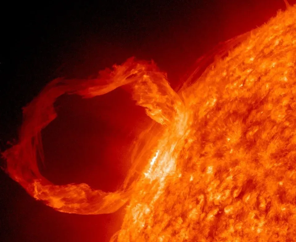 The Corona Is Hotter Than the Surface, and We’re Finally Getting Closer (Image Credits: Pixabay)