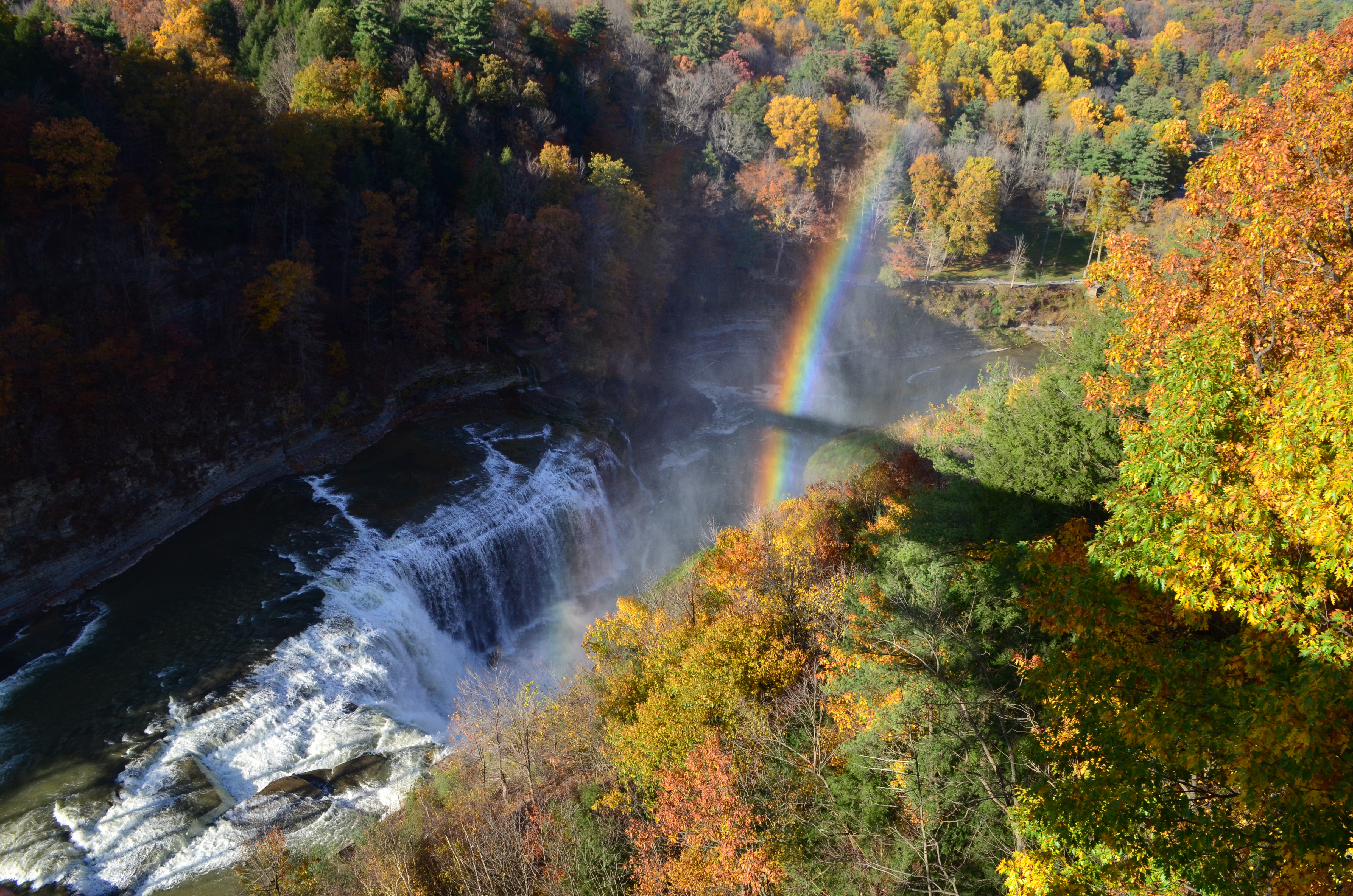 Spray Falls, Michigan - Autumn's Mineral Canvas (Image Credits: Wikimedia)