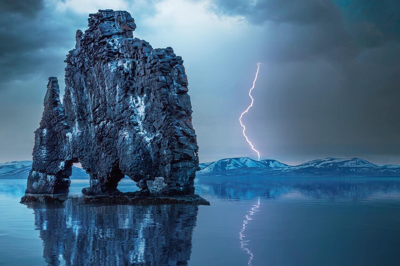 Specific Rock Types Are More Prone to Light Generation (Image Credits: Pixabay)