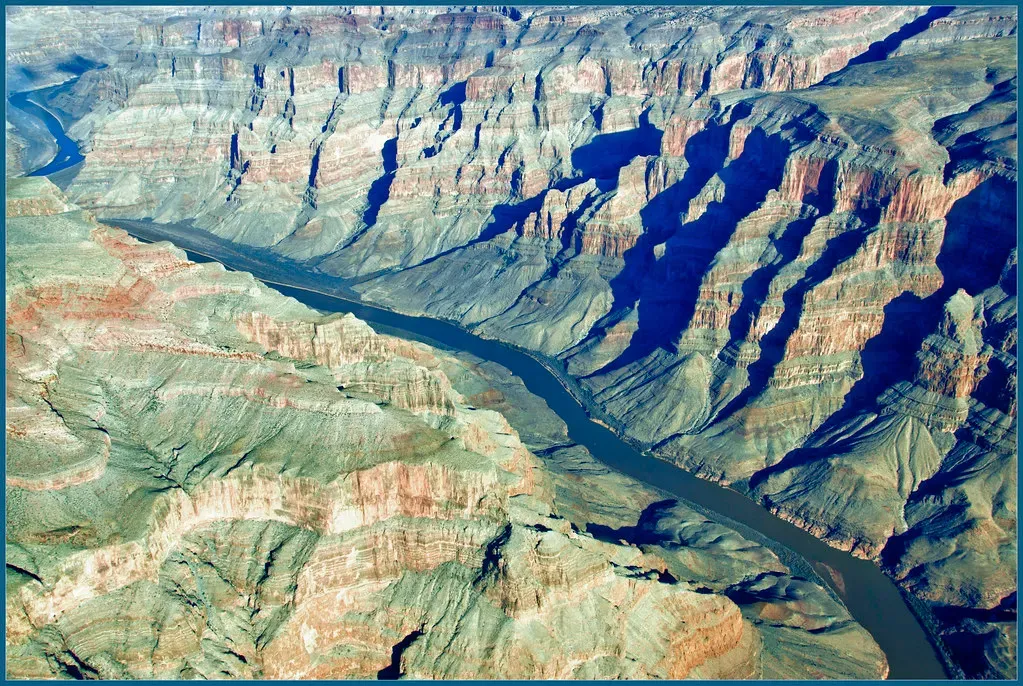Catastrophic Events vs. Slow Carving: What Really Makes a Canyon? (Bert Kaufmann, Flickr, CC BY-SA 2.0)