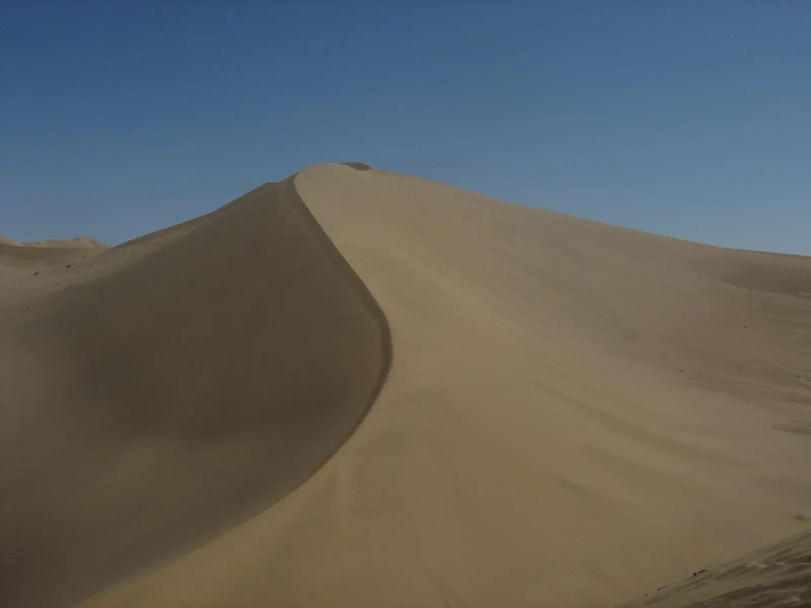 The Desert That Sings and Booms (Image Credits: Wikimedia)