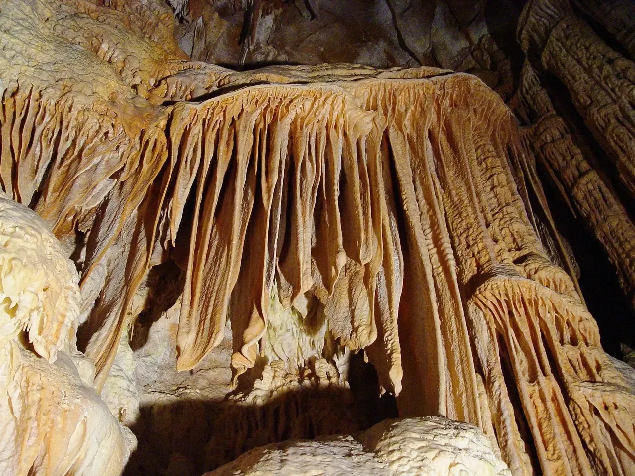 Reading Climate Secrets Hidden in Caves (Image Credits: Pixabay)