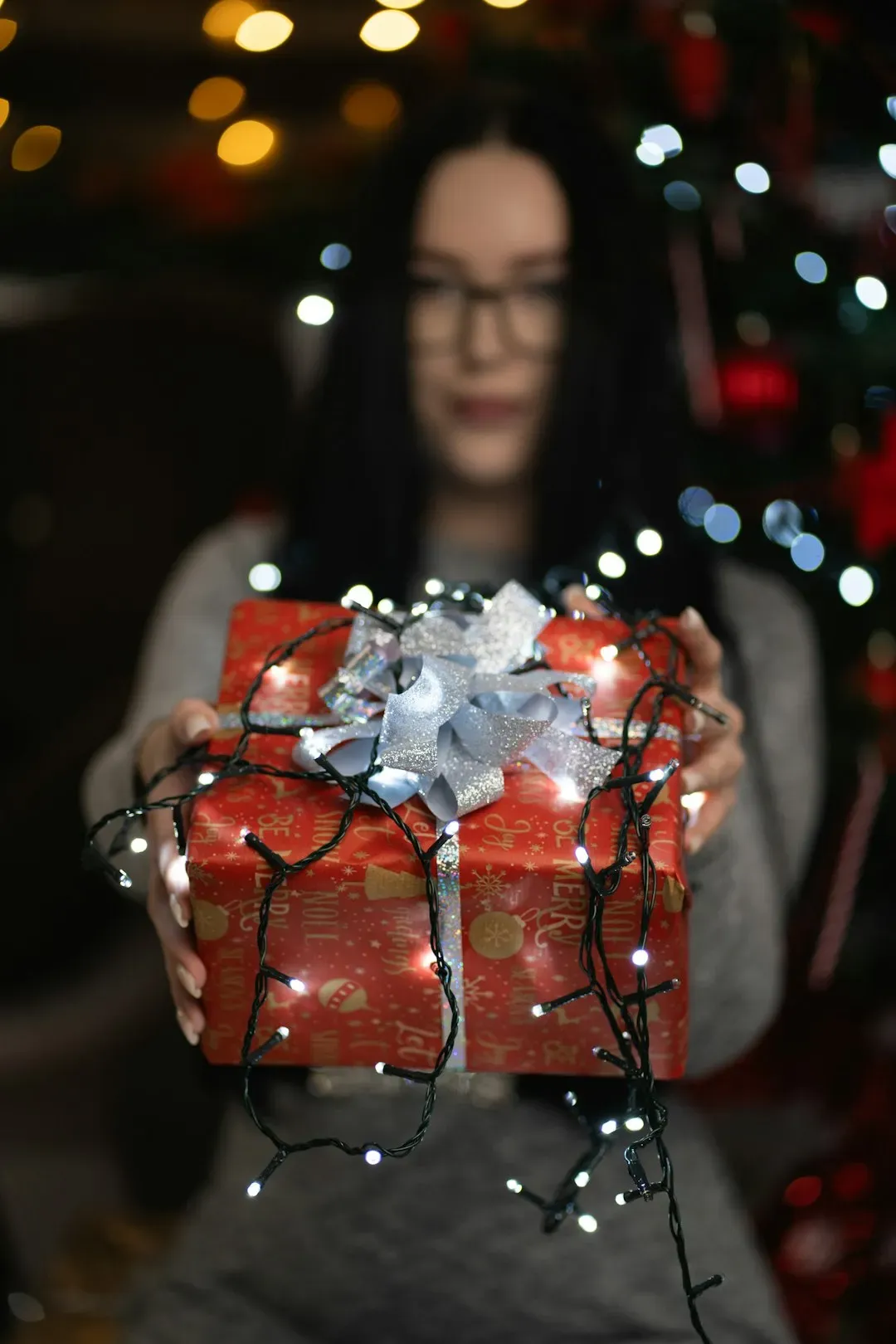 The Gift Dopamine Loop: Why Giving Feels Almost Addictive (Image Credits: Unsplash)