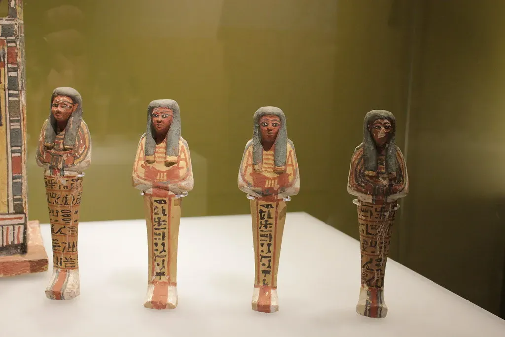 225 Funerary Figurines in Star Formation (Image Credits: Flickr)