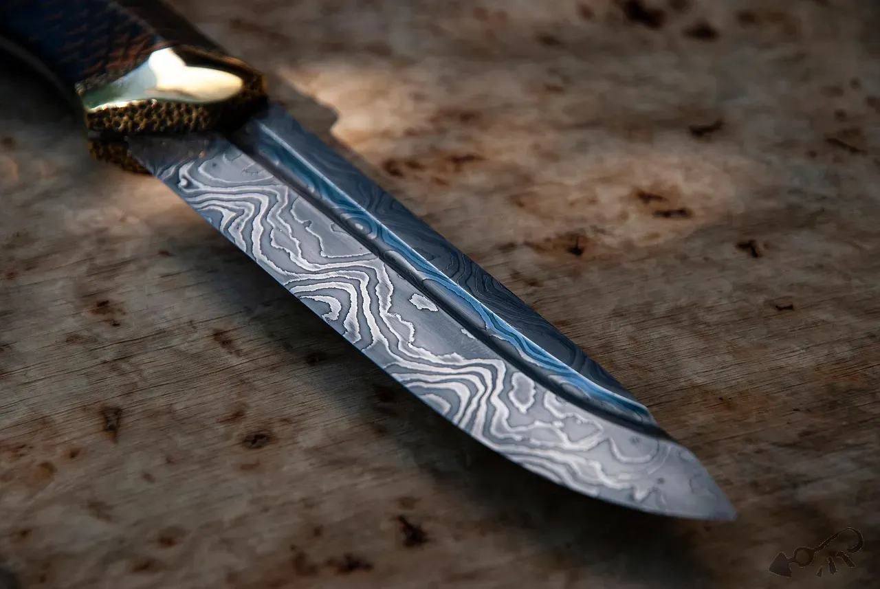 Damascus Steel and Wootz: Blades With a Metallurgical Secret (Image Credits: Pixabay)