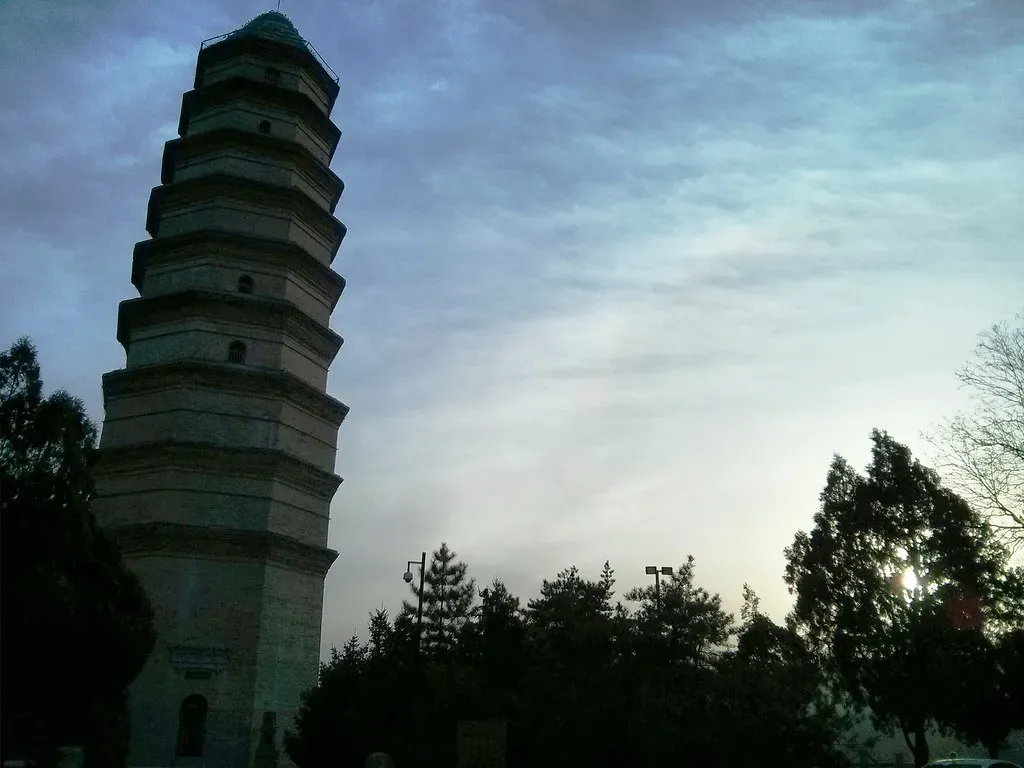 #1 - The Yan'an "Heavenly Pillars" and Other Cliff-Carved Giants (Colin ZHU, Flickr, CC BY-SA 2.0)