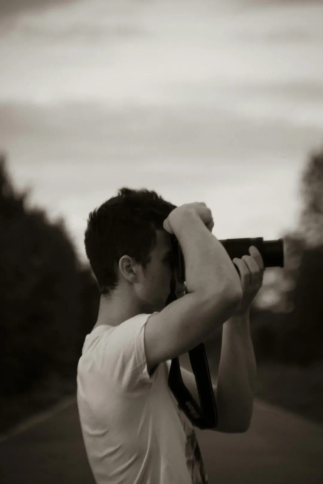 How You Can Look Differently at Iconic Photos (Image Credits: Unsplash)