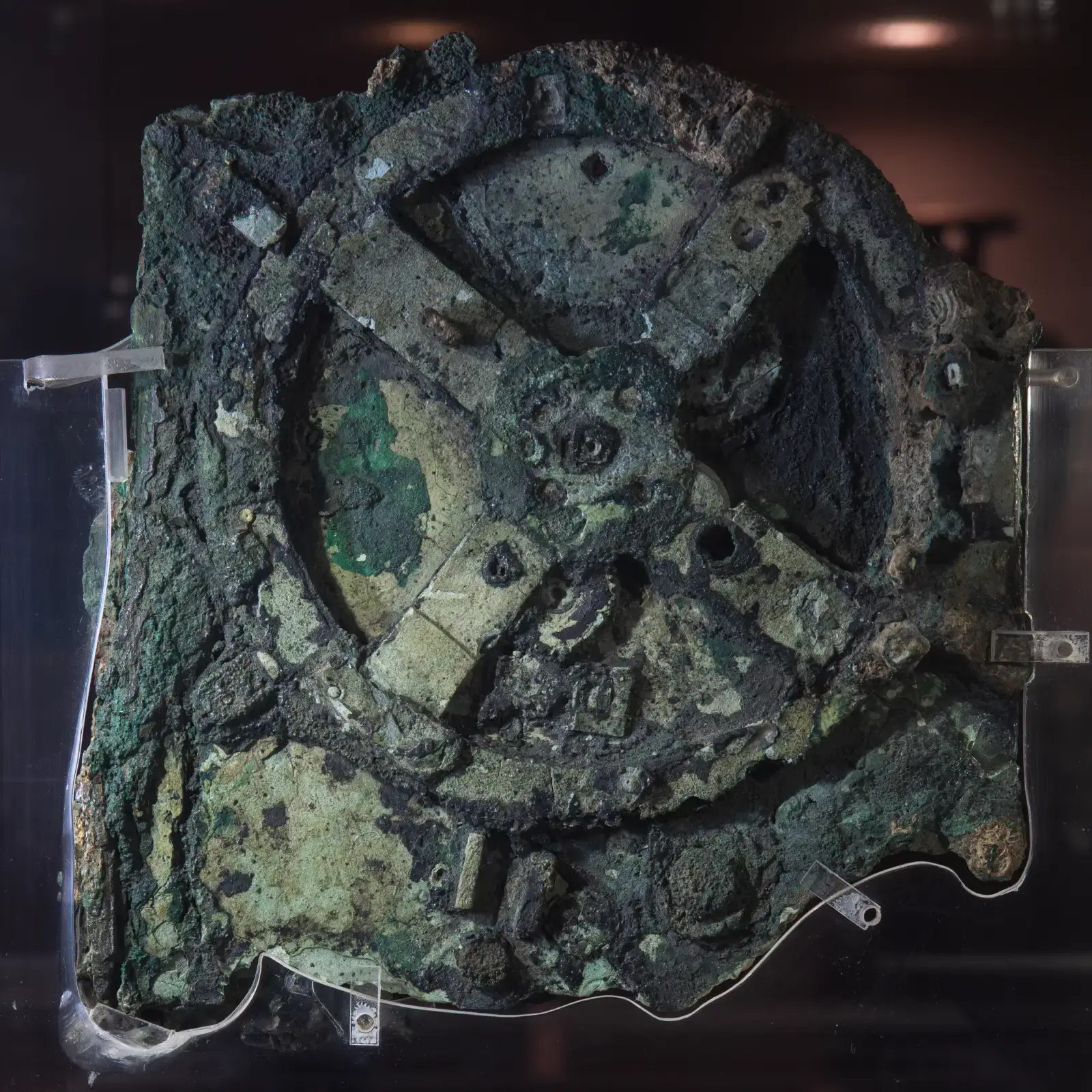 #1 - The Antikythera Mechanism: The Computer Nobody Expected (By Logg Tandy, CC BY 4.0)