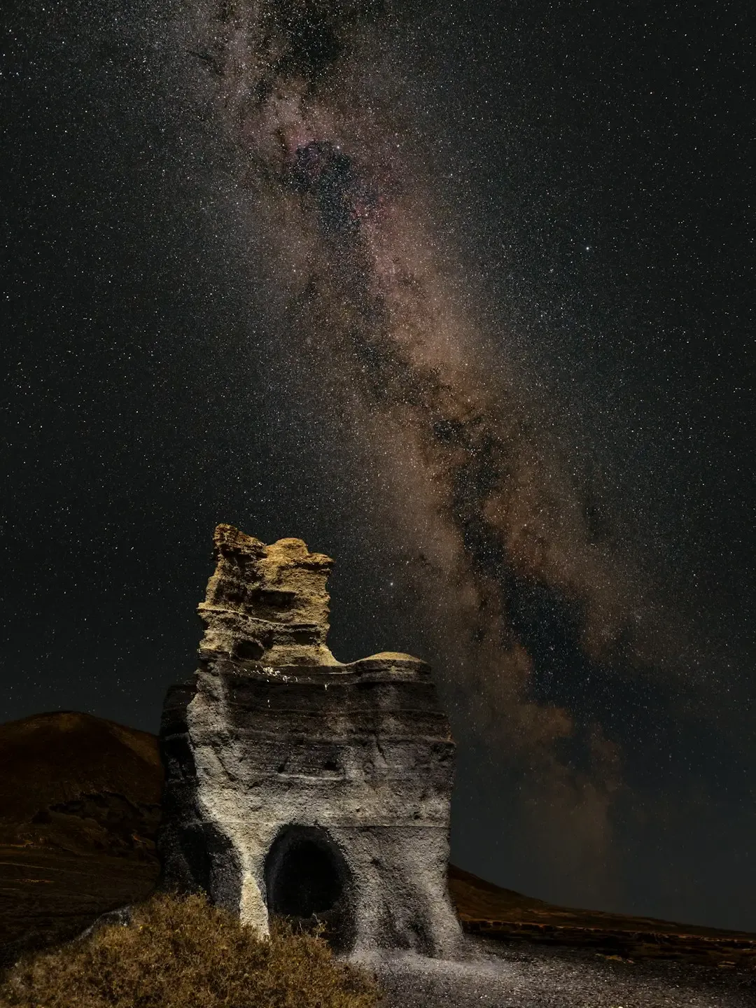 How to Stay Curious: Small Ways to Engage with Ancient Skies (Image Credits: Unsplash)