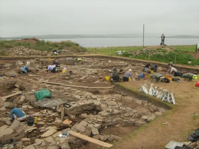#10 - Ness of Brodgar: A Neolithic Giant Deliberately Put Back to Sleep (By Tine, CC BY-SA 3.0)