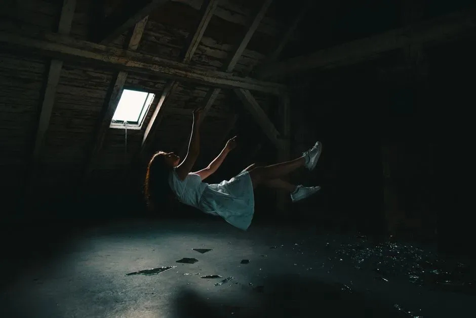 How to Respond When You Keep Dreaming You Hit the Ground (Image Credits: Pexels)