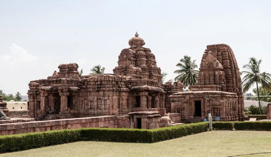 #7 - Indian Temple Panels That Resemble Crankshafts (Image Credits: Pexels)