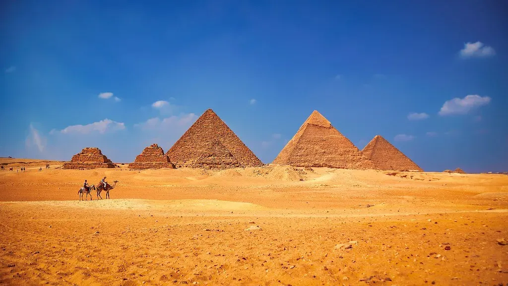#12 The Pyramids of Giza: Worker Villages That Changed the Narrative (pyramidtextsonline, Flickr, CC BY 2.0)