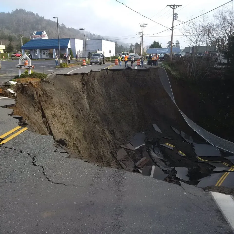 7. Urban Sinkholes That Lay Bare Your Infrastructure (Harbor sinkhole, CC BY 2.0)