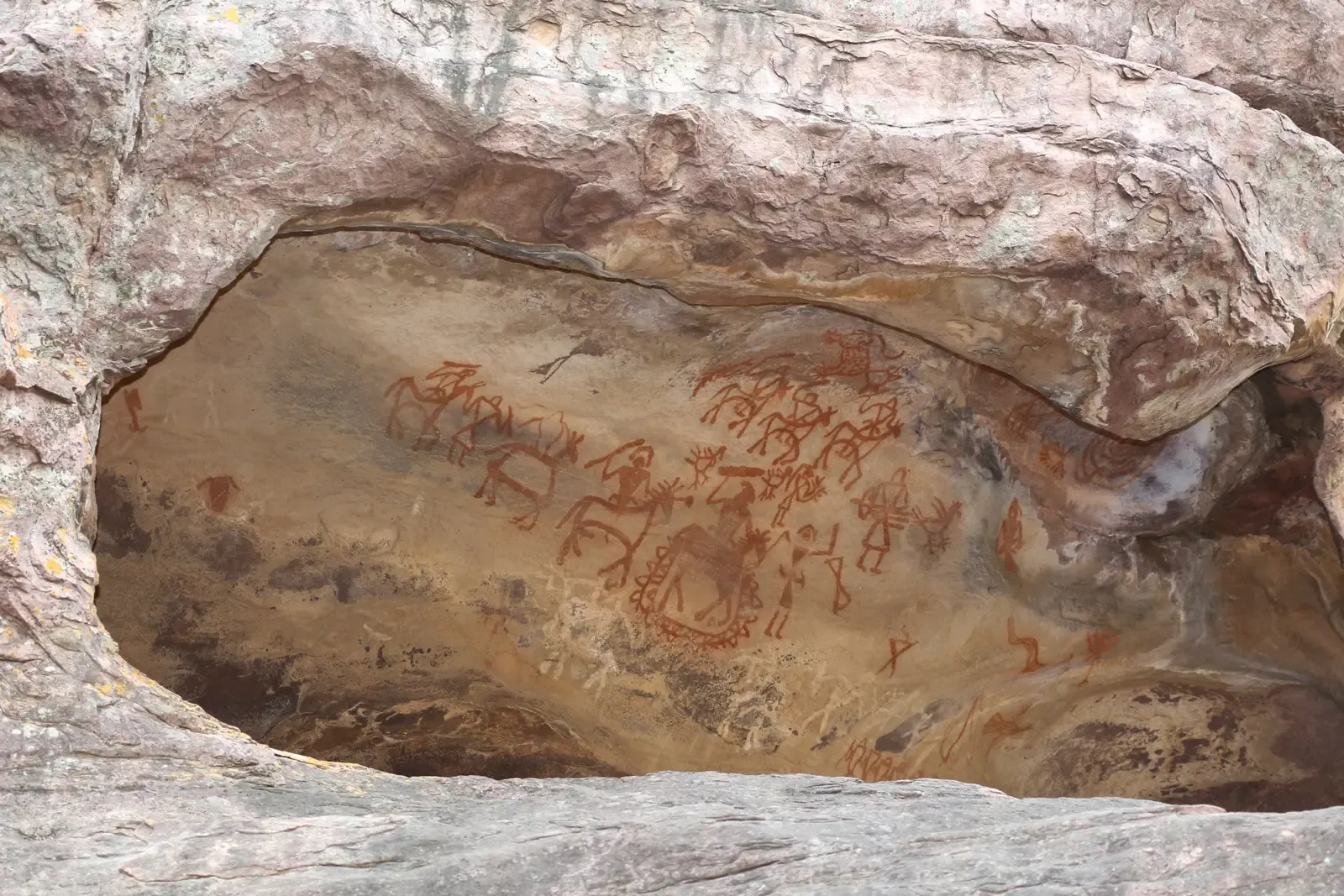 #7 - Amazonian Rock Shelters With Map-Like Grids (By Bernard Gagnon, CC BY-SA 3.0)