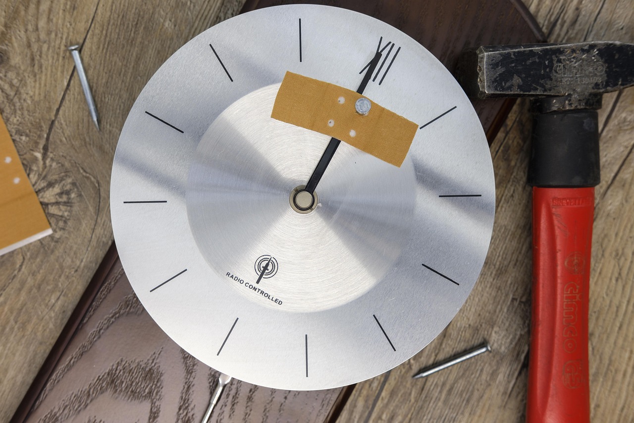 The Stopped Clock and Other Time Illusions (Image Credits: Pixabay)