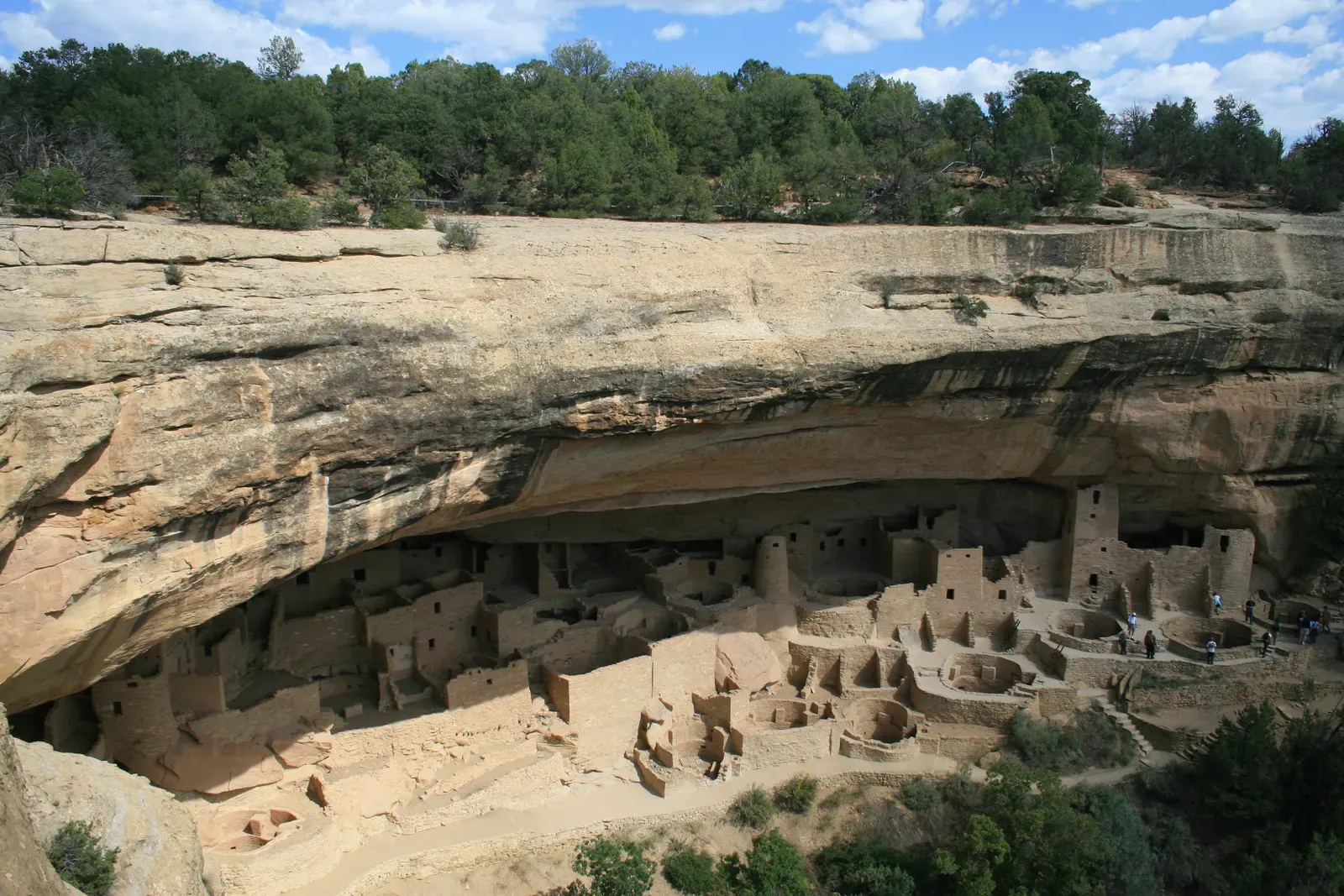 7. Mesa Verde’s Cliff Palace: Architecture on the Edge (Self-photographed, CC BY-SA 4.0)