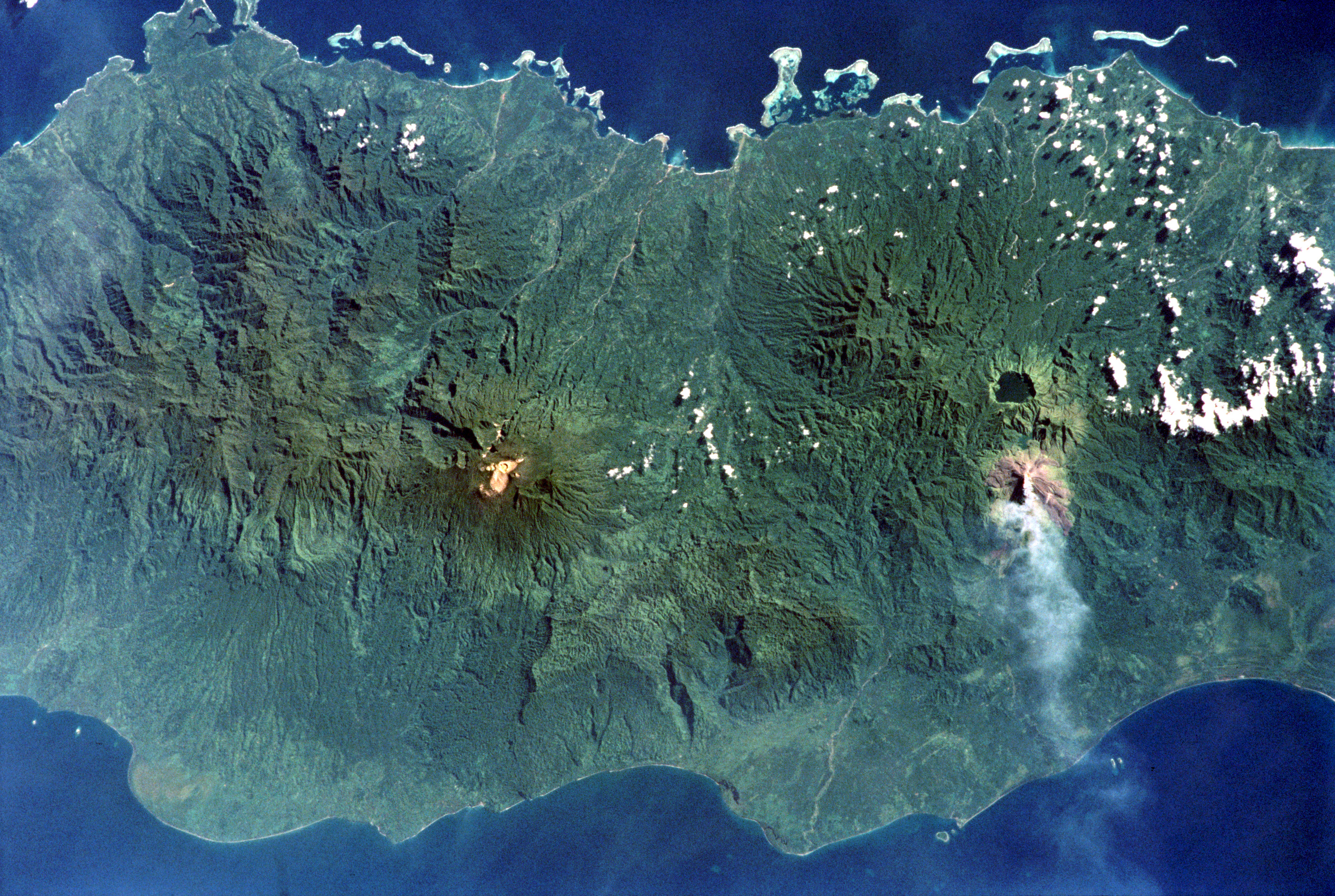 Papua New Guinea: Pacific Island Volcanic Theater (Image Credits: Wikimedia)