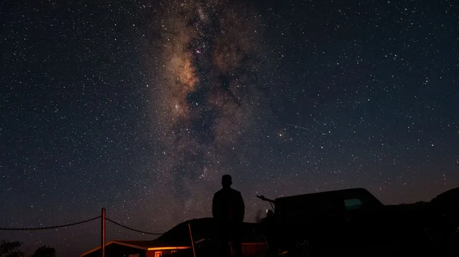 How Culture, Personality, and Tech Shape Awe Under the Night Sky (Image Credits: Pexels)
