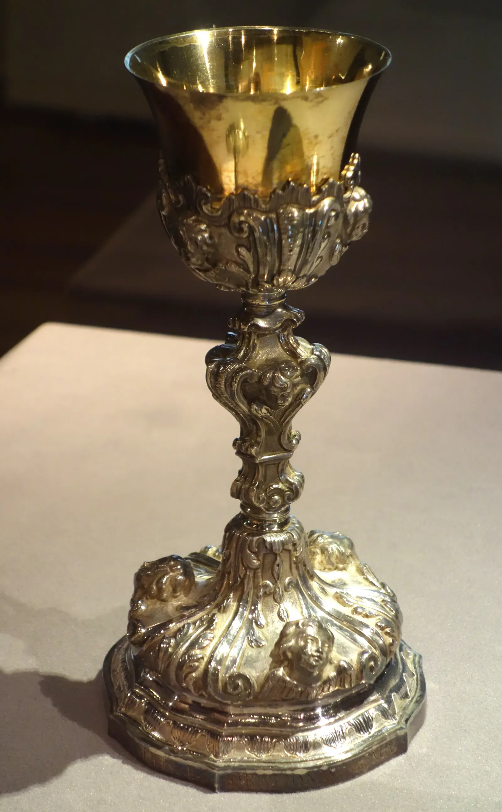 #19 – Shakespeare's "Stratford Relic Chalice" (By Daderot, CC0)
