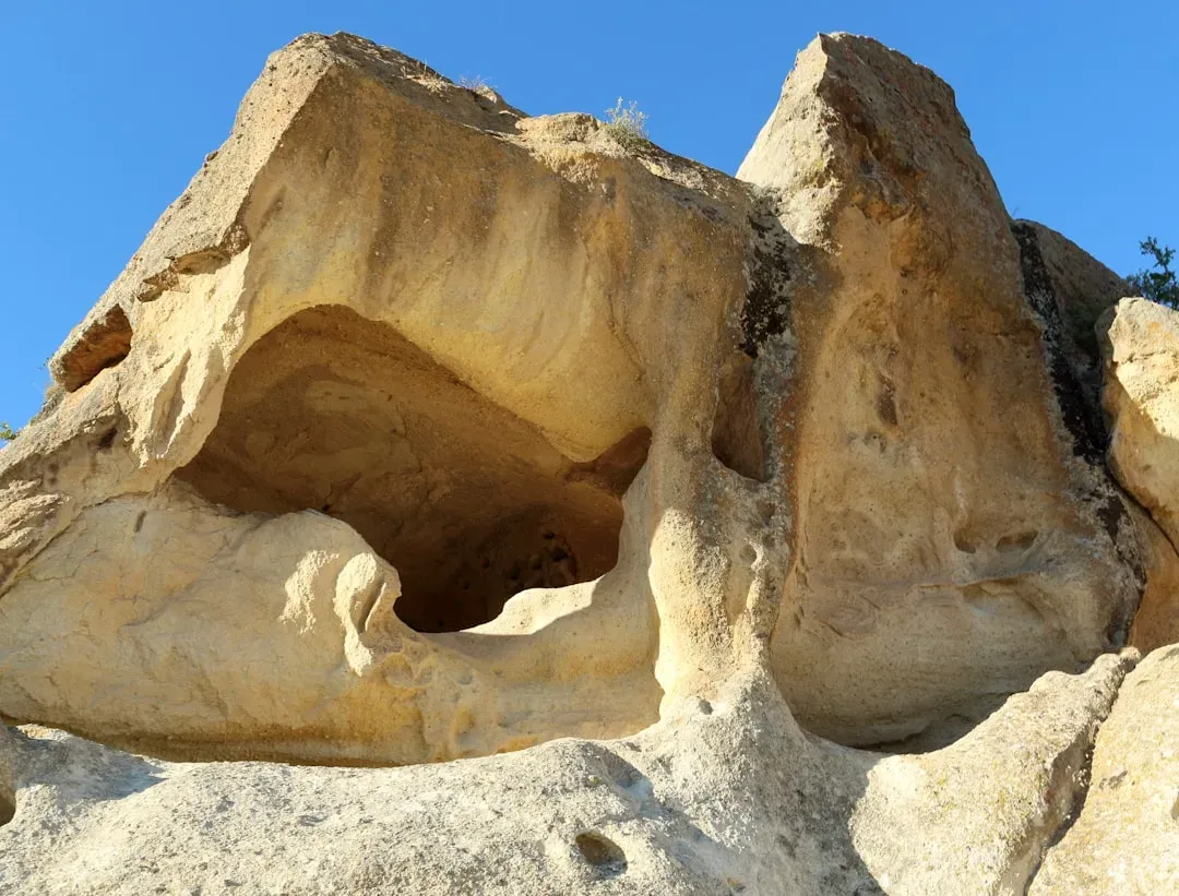 Staying Curious in a World of Unfinished Rock Stories (Image Credits: Unsplash)