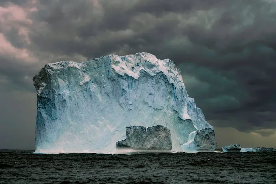The Antarctic Iceberg Underworld - Life Waiting Beneath the Ice for Centuries (Image Credits: Pexels)